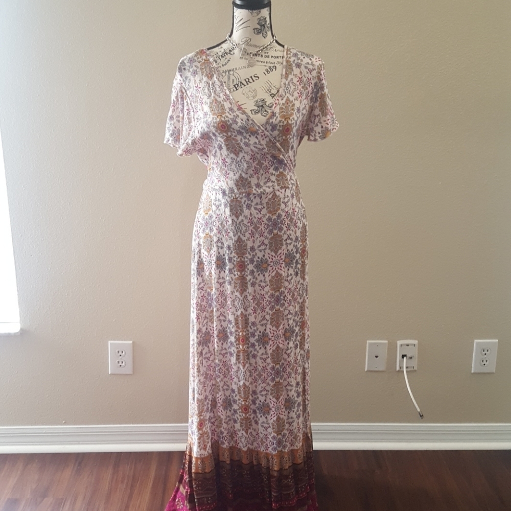 Price drop! Beautiful boho maxi dress.